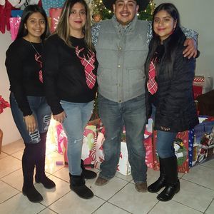 Meet your Posher, Dina